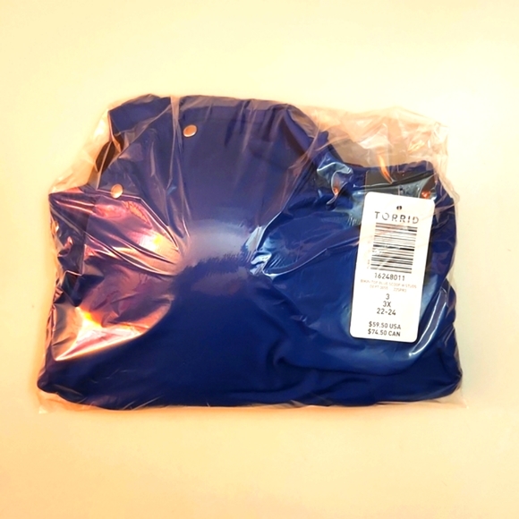 ❤️NWT TORRID SWIM TOP - STUDDED SCOOP SWIM TOP - WIRE FREE - POSEIDON BLUE - Picture 5 of 9